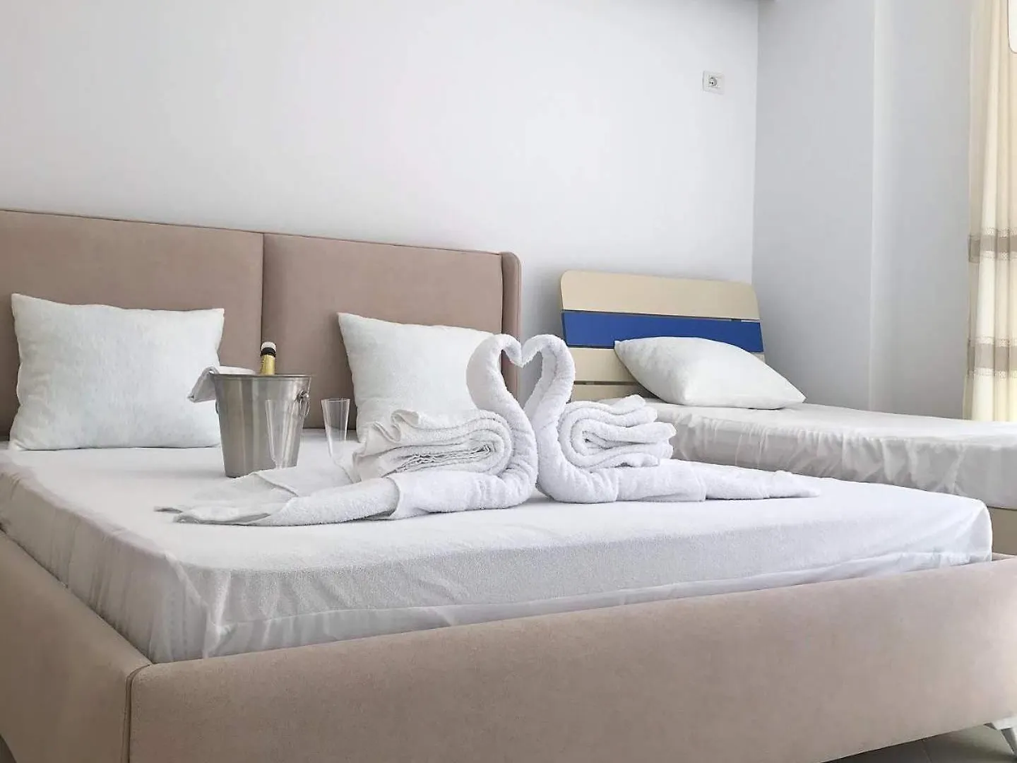 Twins Apartments Saranda